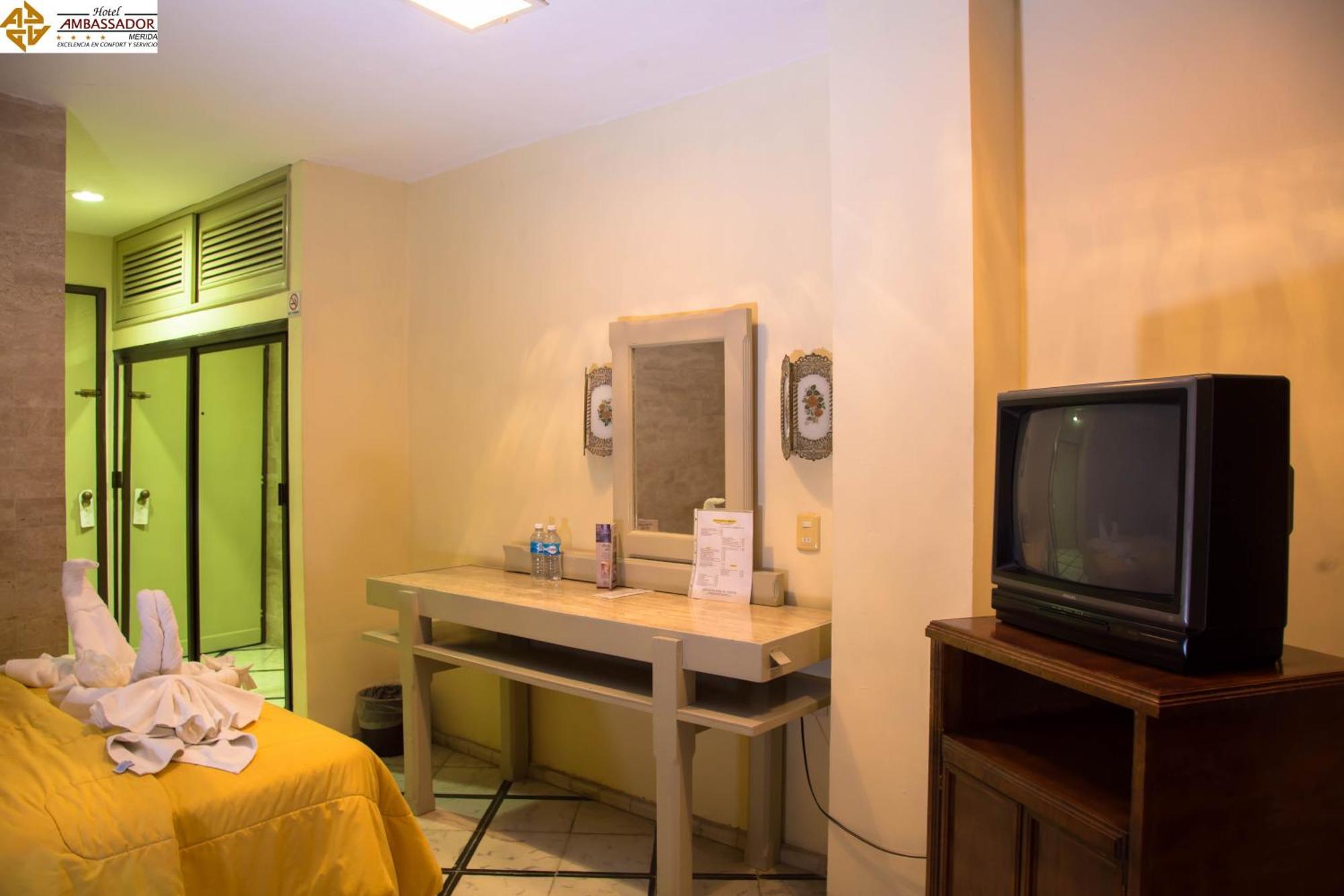 Hotel Ambassador ميريدا الغرفة الصورة